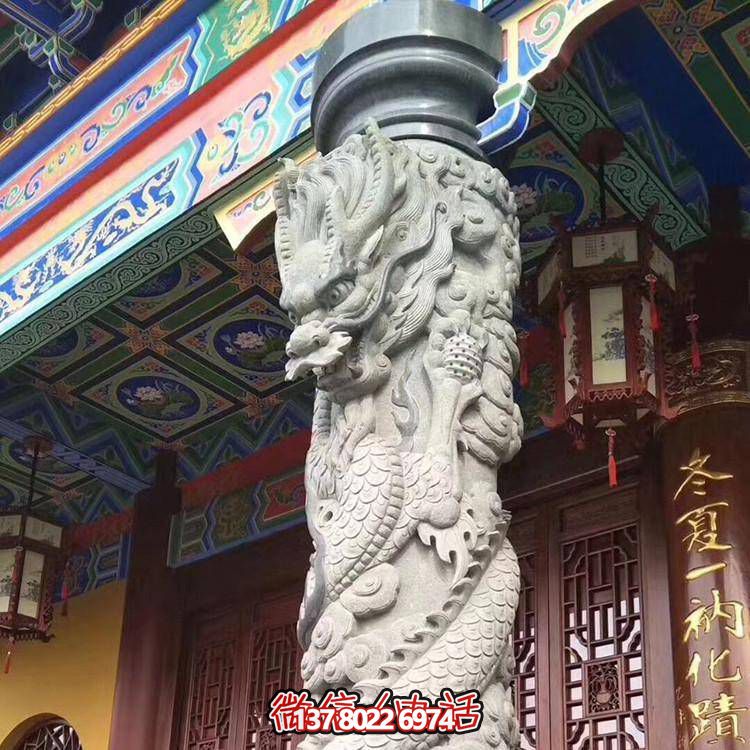 精美仿古園林，花崗巖石龍盤柱點綴